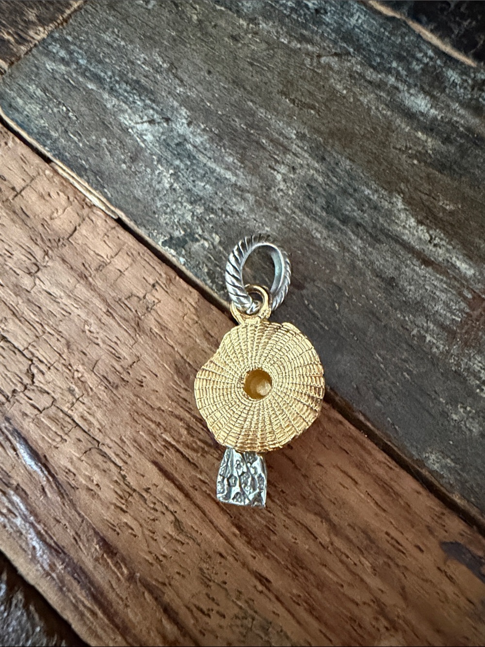 Brighton ABC By the Sea Hat Charm, two-tone summertime fun charm preloved - Picture 5 of 9